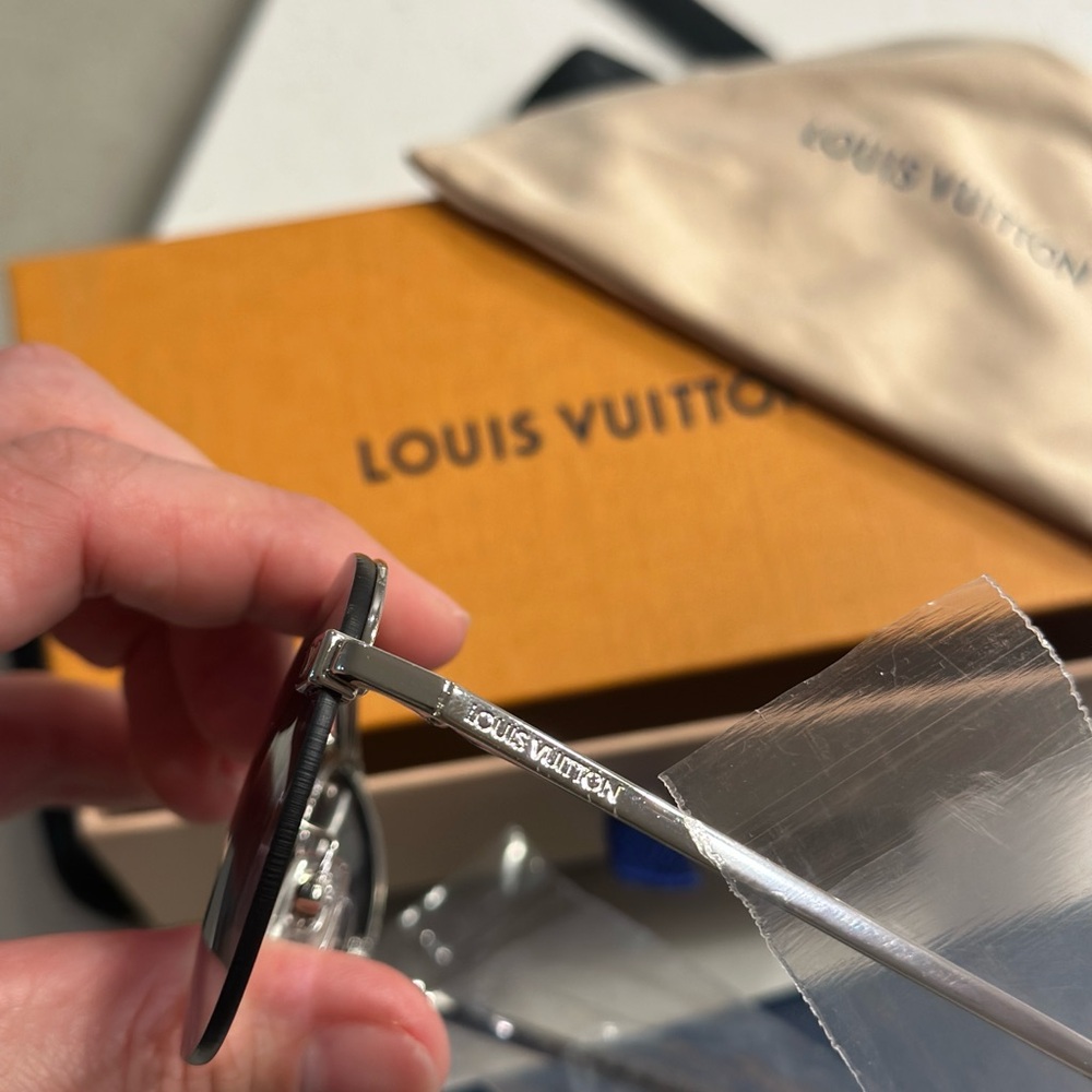 Louis Vuitton Damier Black Sunglasses - Picture 5 of 8
